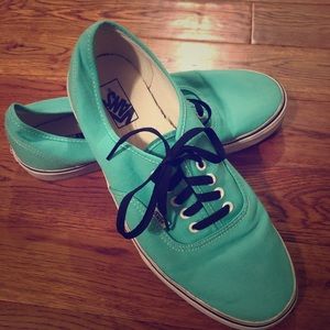 Men’s 11.5 mint vans